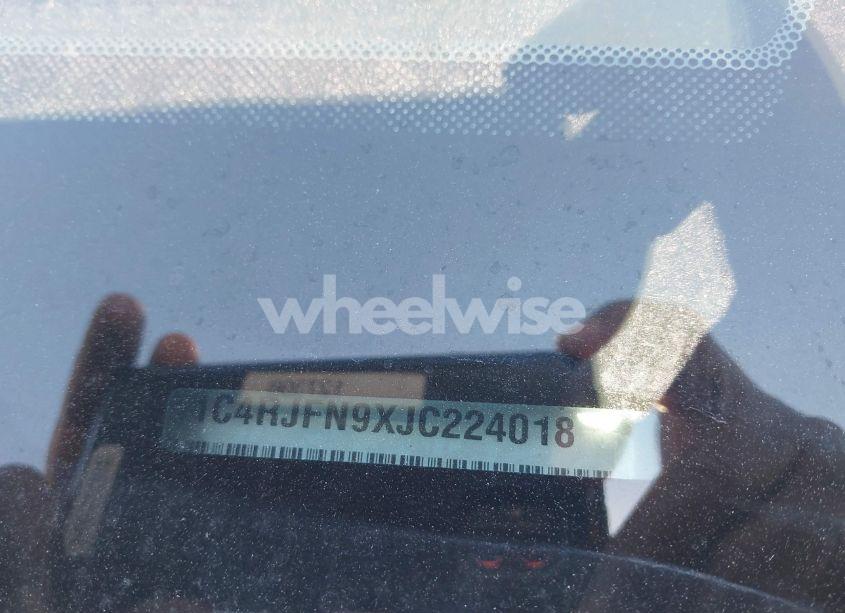 Photo 9 of 2018 Jeep Grand CHEROKEE TRACKHAWK 4X4 (VIN 1C4RJFN9XJC224018)