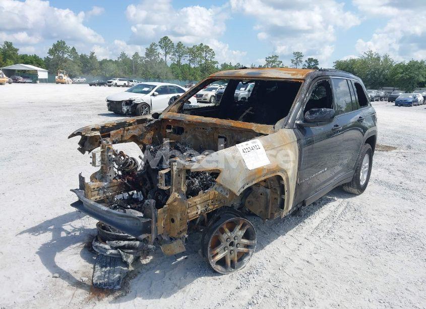 Photo 2 of 2024 Jeep Grand CHEROKEE LAREDO 4X2 (VIN 1C4RJGAGXRC187574)