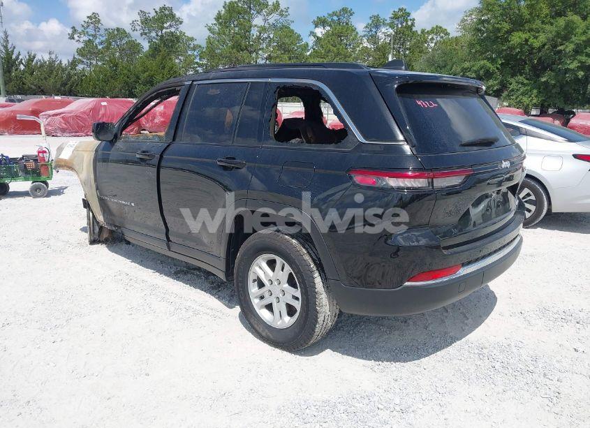 Photo 3 of 2024 Jeep Grand CHEROKEE LAREDO 4X2 (VIN 1C4RJGAGXRC187574)