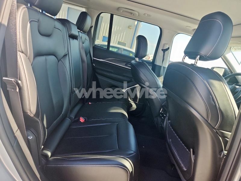 Photo 3 of 2022 JEEP GRAND CHEROKEE LIMITED (VIN 1C4RJGBG2N8630845)