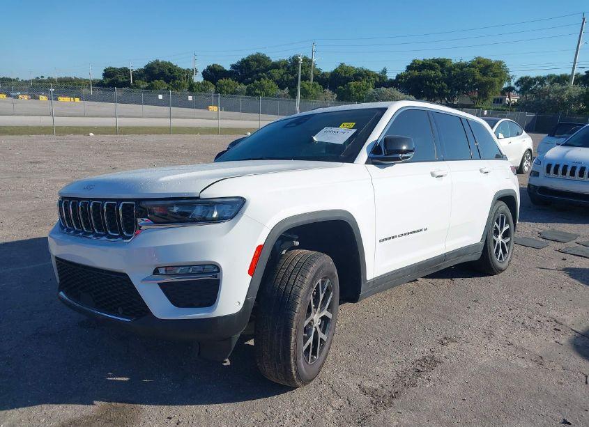 Photo 2 of 2023 Jeep Grand CHEROKEE LIMITED 4X2 (VIN 1C4RJGBG3PC587729)