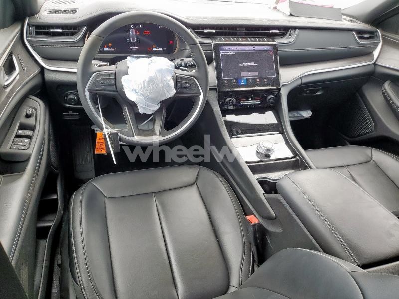 Photo 11 of 2024 JEEP GRAND CHEROKEE LIMITED (VIN 1C4RJGBG9RC260996)