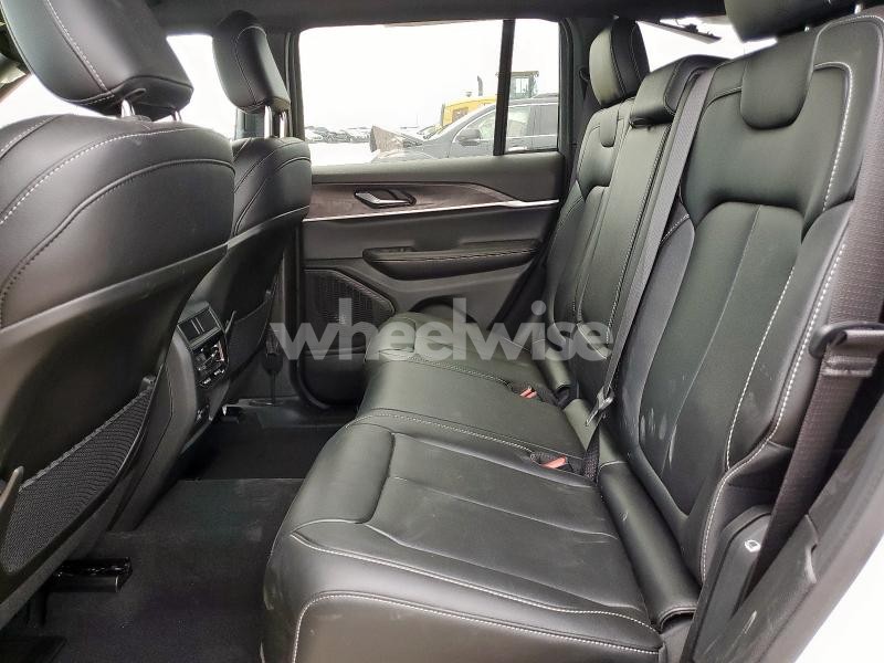 Photo 4 of 2024 JEEP GRAND CHEROKEE LIMITED (VIN 1C4RJGBG9RC260996)