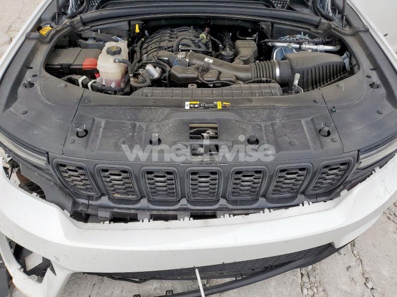 Photo 8 of 2024 JEEP GRAND CHEROKEE LIMITED (VIN 1C4RJGBG9RC260996)