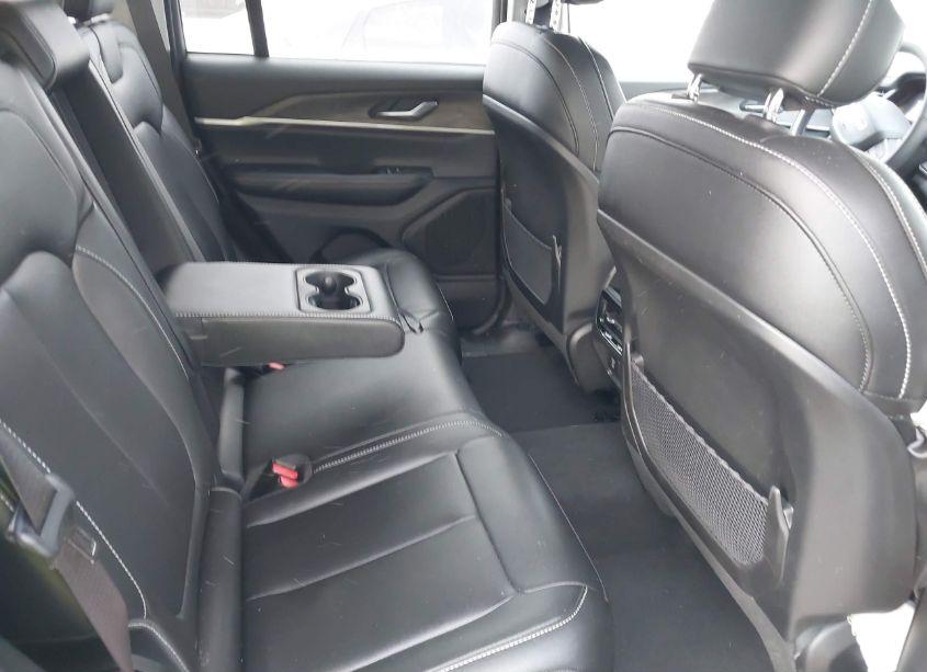 Photo 8 of 2024 Jeep Grand CHEROKEE LIMITED (VIN 1C4RJGBG9RC708525)