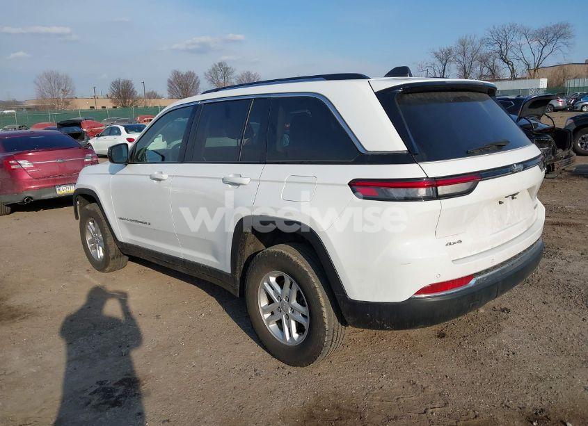 Photo 3 of 2023 Jeep Grand CHEROKEE LAREDO 4X4 (VIN 1C4RJHAG0PC548572)