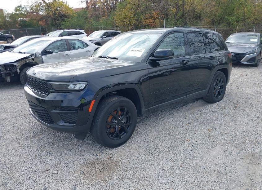 Photo 2 of 2024 Jeep Grand CHEROKEE ALTITUDE 4X4 (VIN 1C4RJHAG0R8506926)