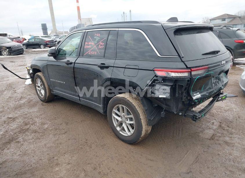 Photo 3 of 2024 Jeep Grand CHEROKEE LAREDO X 4X4 (VIN 1C4RJHAG0RC247481)