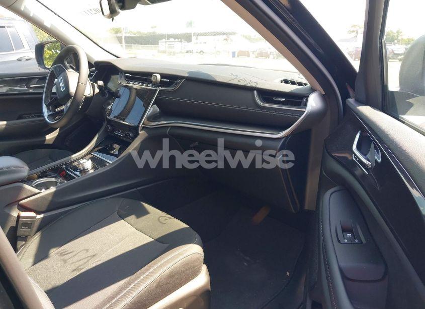 Photo 5 of 2023 Jeep Grand CHEROKEE LAREDO 4X4 (VIN 1C4RJHAG1PC522093)