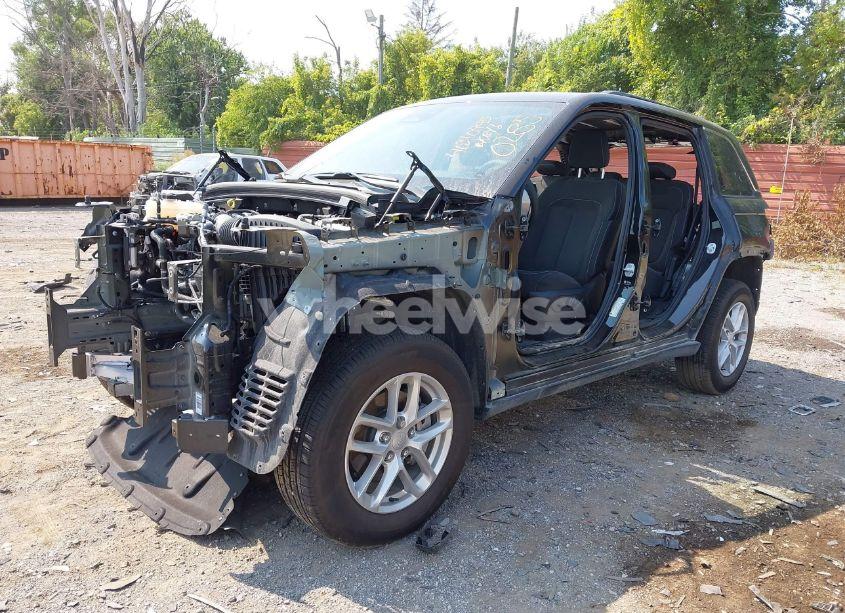 Photo 2 of 2024 Jeep Grand CHEROKEE LAREDO X 4X4 (VIN 1C4RJHAG1R8590285)