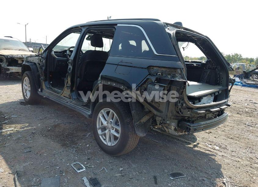 Photo 3 of 2024 Jeep Grand CHEROKEE LAREDO X 4X4 (VIN 1C4RJHAG1R8590285)