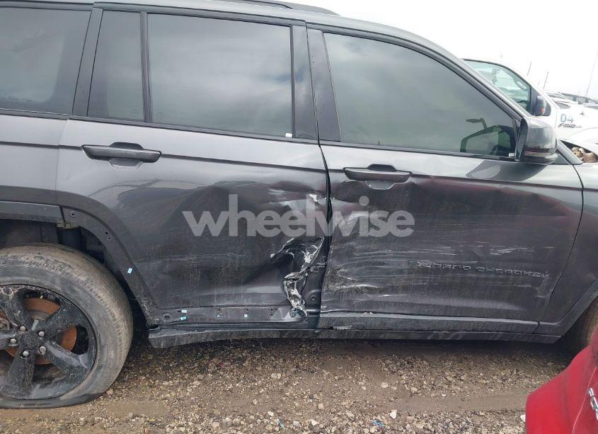 Photo 13 of 2023 Jeep Grand CHEROKEE ALTITUDE 4X4 (VIN 1C4RJHAG2P8701245)