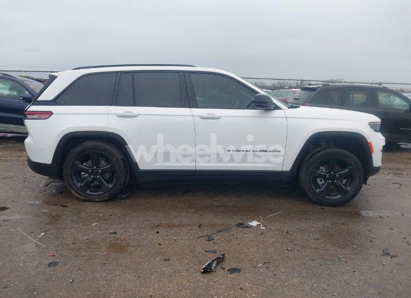 Photo 13 of 2023 Jeep Grand CHEROKEE ALTITUDE 4X4 (VIN 1C4RJHAG2PC562151)