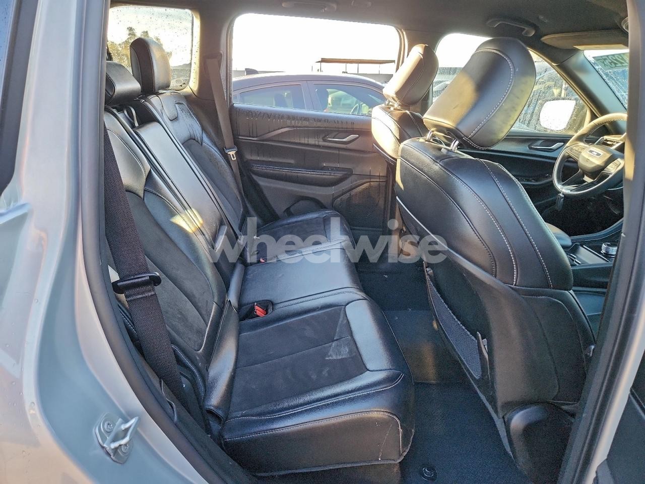 Photo 11 of 2024 JEEP GRAND CHEROKEE LAREDO (VIN 1C4RJHAG2R8535022)