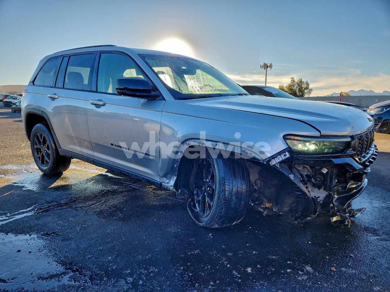 Photo 4 of 2024 JEEP GRAND CHEROKEE LAREDO (VIN 1C4RJHAG2R8535022)