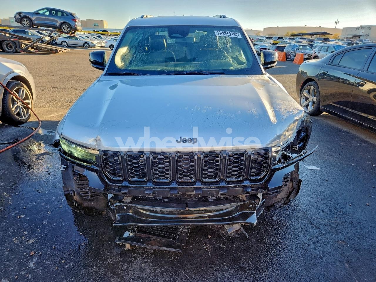 Photo 5 of 2024 JEEP GRAND CHEROKEE LAREDO (VIN 1C4RJHAG2R8535022)