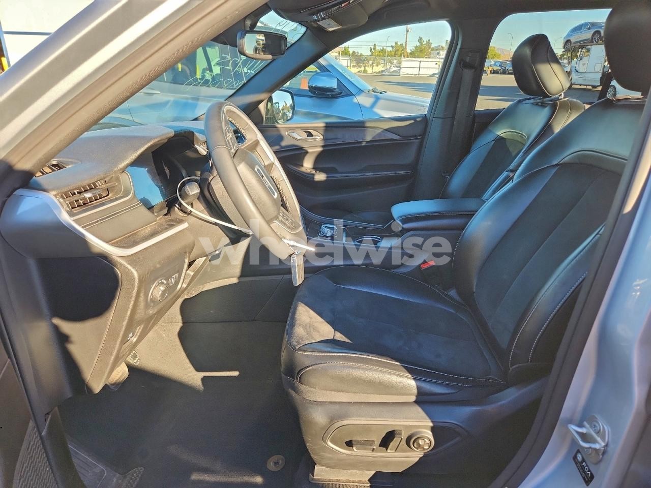 Photo 7 of 2024 JEEP GRAND CHEROKEE LAREDO (VIN 1C4RJHAG2R8535022)