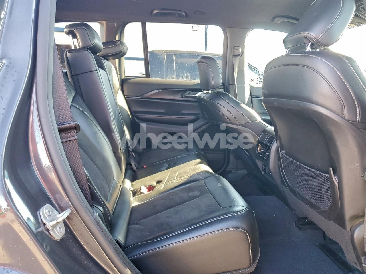 Photo 10 of 2024 JEEP GRAND CHEROKEE LAREDO (VIN 1C4RJHAG2RC142201)