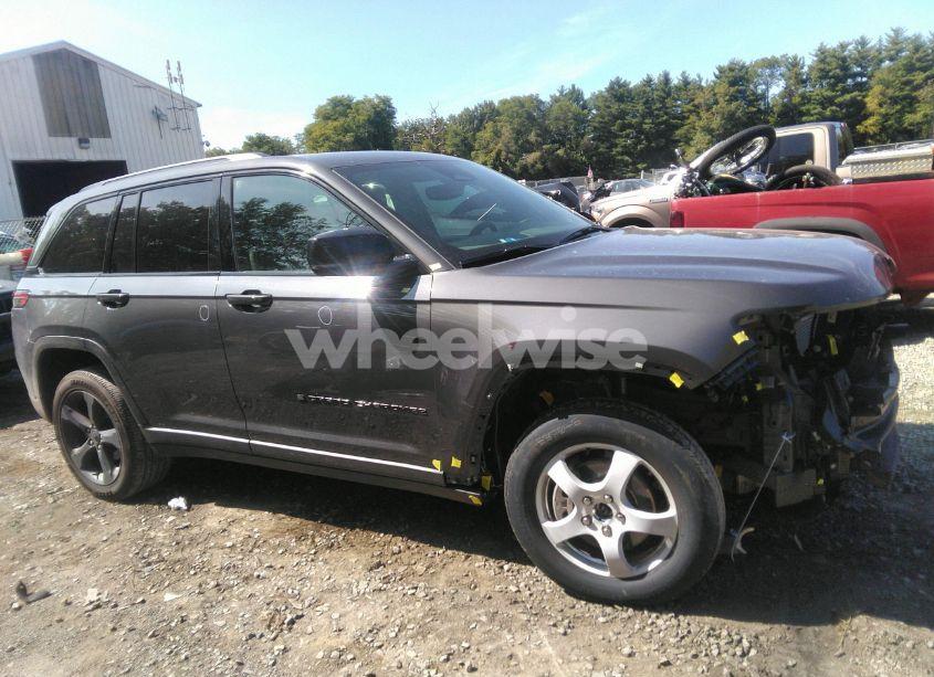 Photo 13 of 2024 Jeep Grand CHEROKEE ALTITUDE 4X4 (VIN 1C4RJHAG2RC206091)