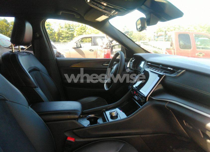 Photo 5 of 2024 Jeep Grand CHEROKEE ALTITUDE 4X4 (VIN 1C4RJHAG2RC206091)