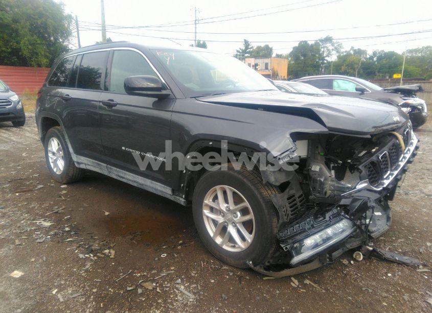 2024 Jeep Grand CHEROKEE LAREDO X 4X4 (VIN 1C4RJHAG3RC185851) main photo