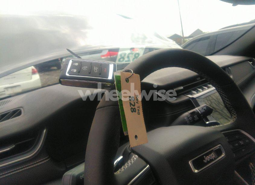 Photo 11 of 2024 Jeep Grand CHEROKEE LAREDO X 4X4 (VIN 1C4RJHAG3RC185851)