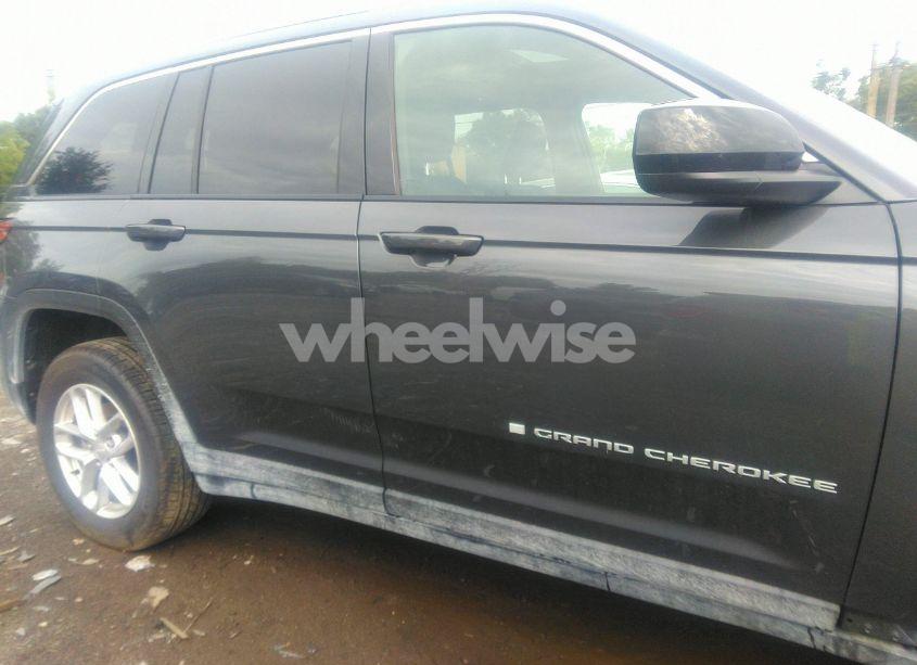 Photo 13 of 2024 Jeep Grand CHEROKEE LAREDO X 4X4 (VIN 1C4RJHAG3RC185851)