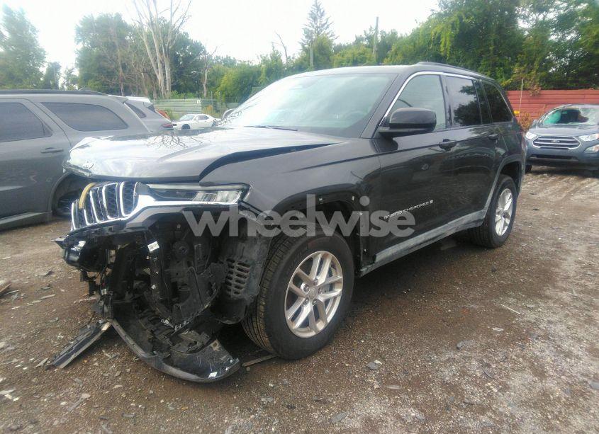 Photo 2 of 2024 Jeep Grand CHEROKEE LAREDO X 4X4 (VIN 1C4RJHAG3RC185851)