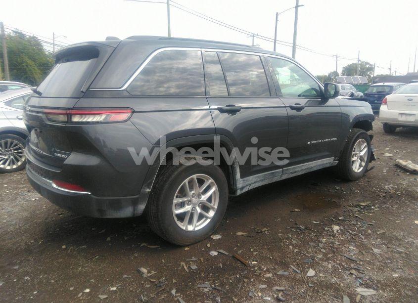 Photo 4 of 2024 Jeep Grand CHEROKEE LAREDO X 4X4 (VIN 1C4RJHAG3RC185851)