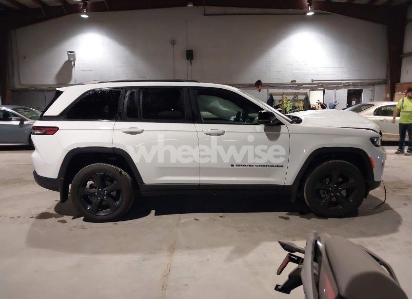 Photo 14 of 2024 Jeep Grand CHEROKEE ALTITUDE 4X4 (VIN 1C4RJHAG3RC698243)