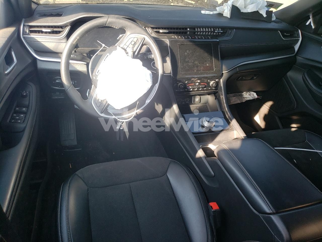 Photo 8 of 2025 JEEP GRAND CHEROKEE LAREDO (VIN 1C4RJHAG3SC274275)