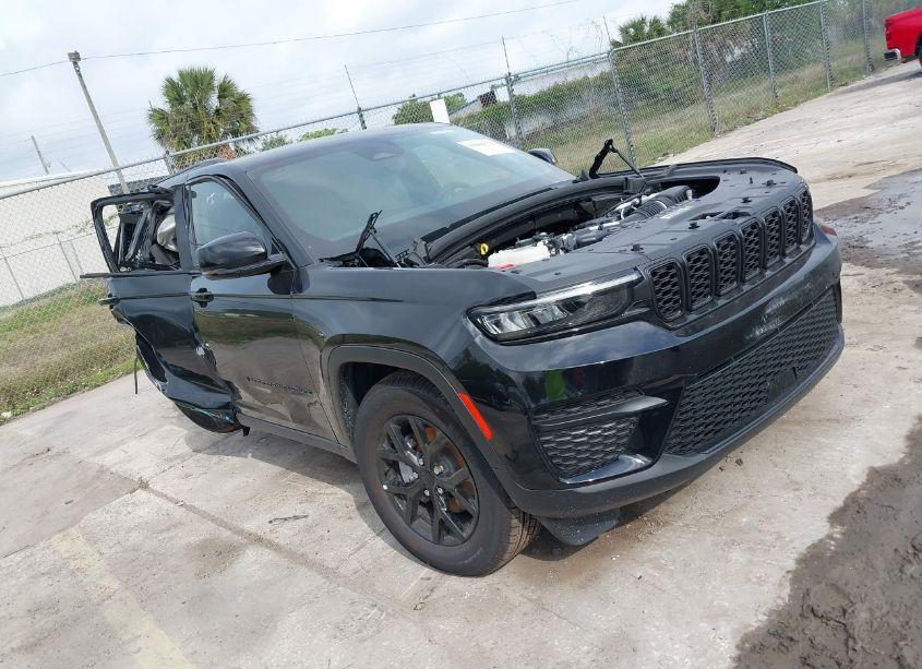 2024 Jeep Grand CHEROKEE ALTITUDE 4X4 (VIN 1C4RJHAG4RC109068) main photo