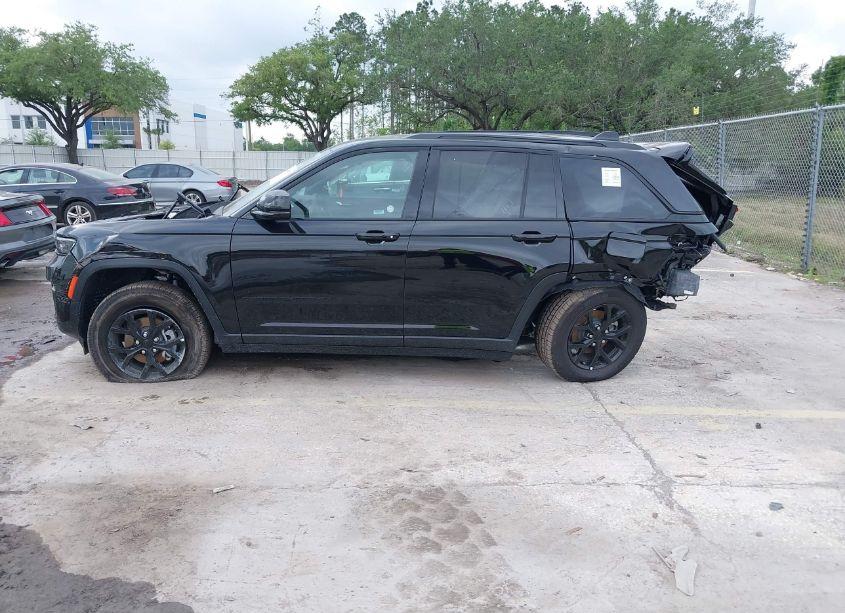 Photo 13 of 2024 Jeep Grand CHEROKEE ALTITUDE 4X4 (VIN 1C4RJHAG4RC109068)