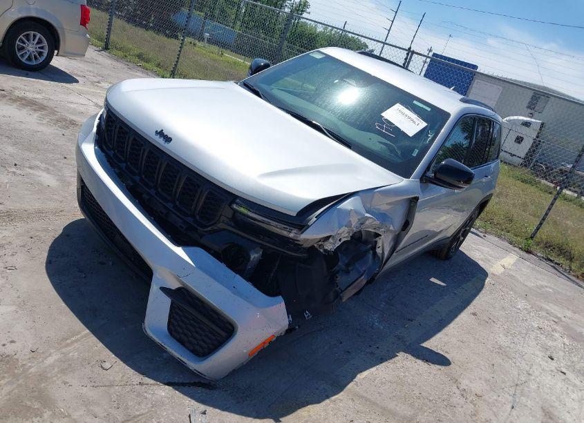 Photo 2 of 2024 Jeep Grand CHEROKEE ALTITUDE 4X4 (VIN 1C4RJHAG5RC108821)