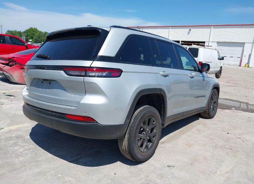 Photo 4 of 2024 Jeep Grand CHEROKEE ALTITUDE 4X4 (VIN 1C4RJHAG5RC108821)