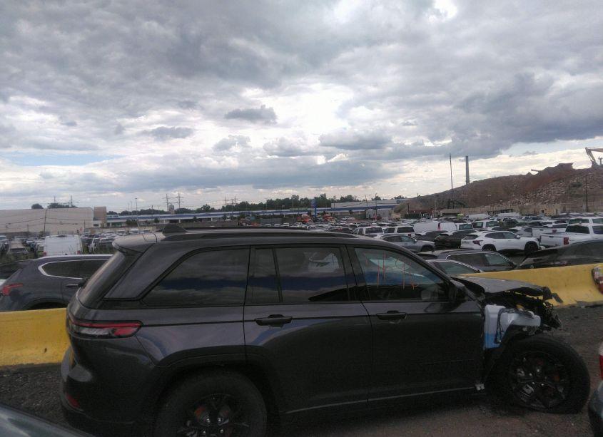 Photo 13 of 2024 Jeep Grand CHEROKEE ALTITUDE X 4X4 (VIN 1C4RJHAG5RC222625)