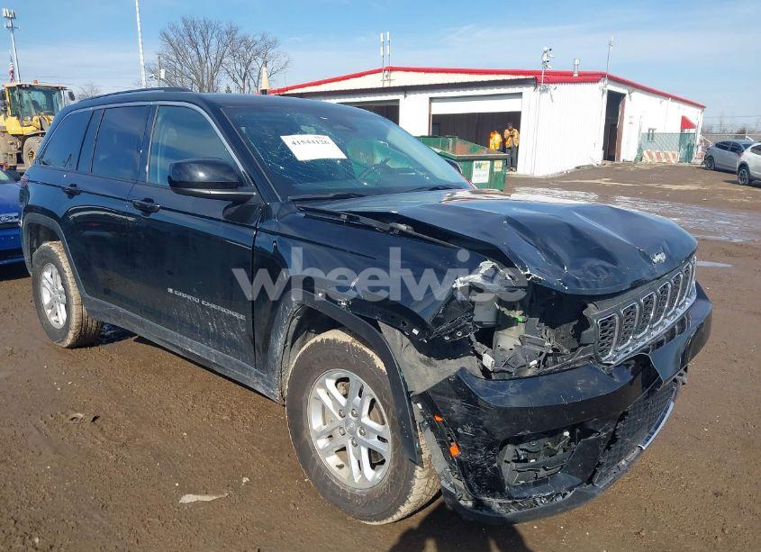 2024 Jeep Grand CHEROKEE LAREDO 4X4 (VIN 1C4RJHAG5RC696722) main photo