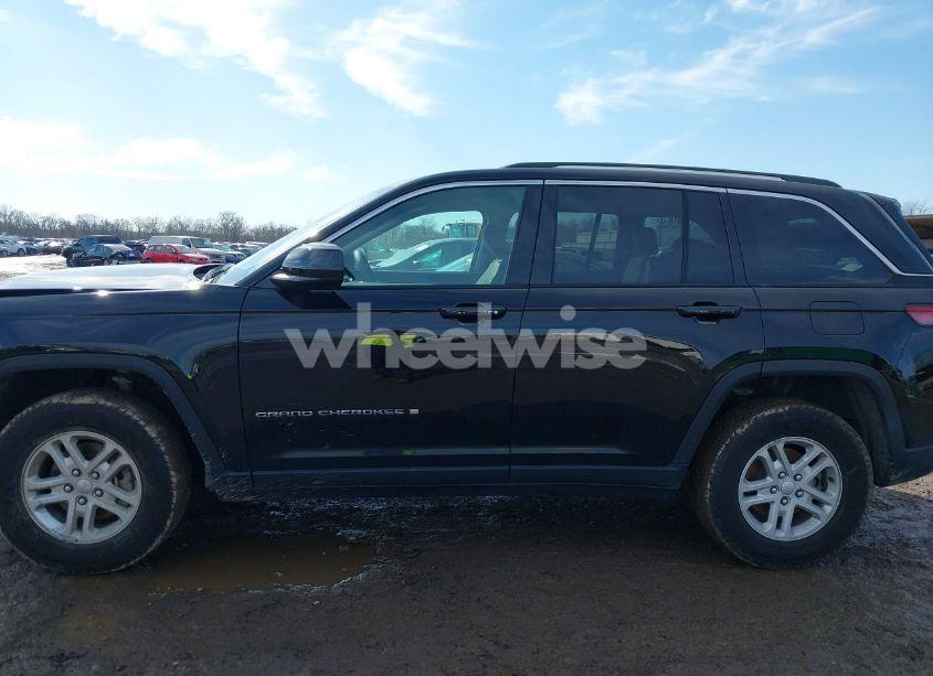 Photo 15 of 2024 Jeep Grand CHEROKEE LAREDO 4X4 (VIN 1C4RJHAG5RC696722)