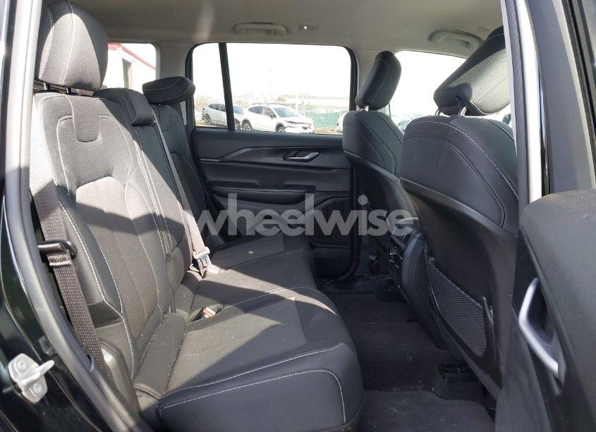 Photo 8 of 2024 Jeep Grand CHEROKEE LAREDO 4X4 (VIN 1C4RJHAG5RC696722)