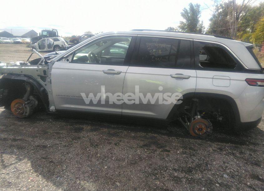 Photo 14 of 2023 Jeep Grand CHEROKEE LAREDO 4X4 (VIN 1C4RJHAG6P8851178)