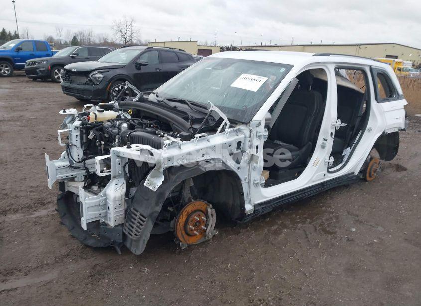 Photo 2 of 2023 Jeep Grand CHEROKEE LAREDO 4X4 (VIN 1C4RJHAG6PC535633)