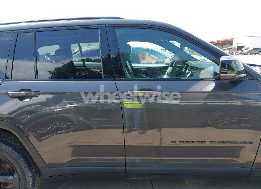 Photo 14 of 2023 Jeep Grand CHEROKEE ALTITUDE 4X4 (VIN 1C4RJHAG6PC546003)