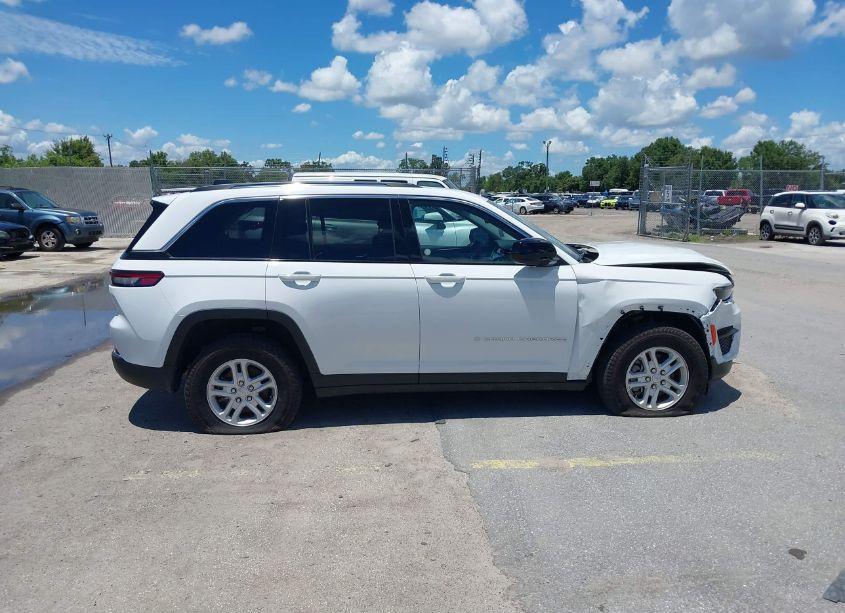 Photo 13 of 2023 Jeep Grand CHEROKEE LAREDO 4X4 (VIN 1C4RJHAG6PC593144)