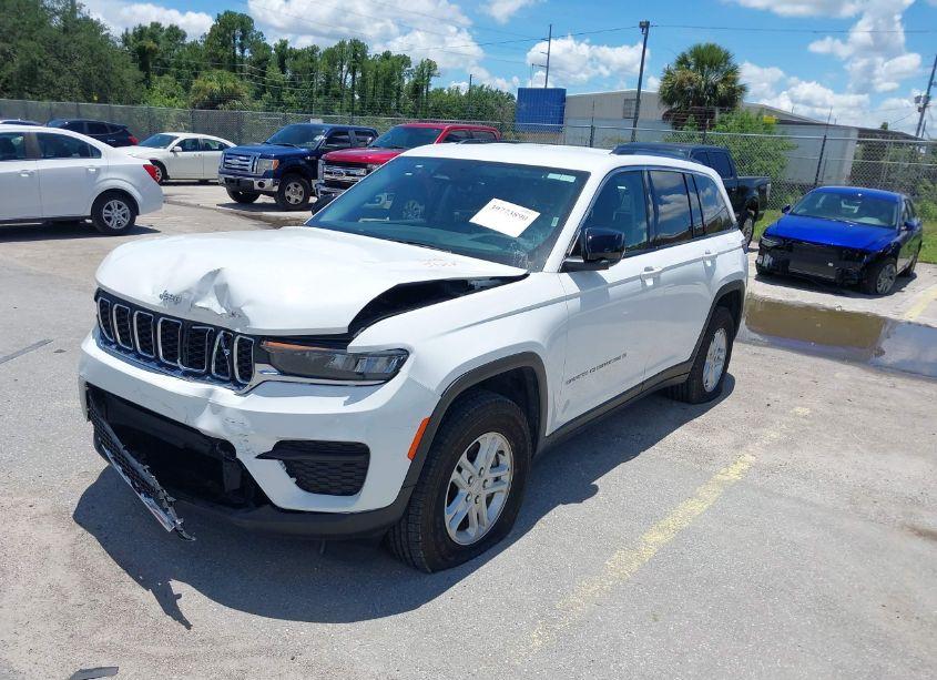 Photo 2 of 2023 Jeep Grand CHEROKEE LAREDO 4X4 (VIN 1C4RJHAG6PC593144)