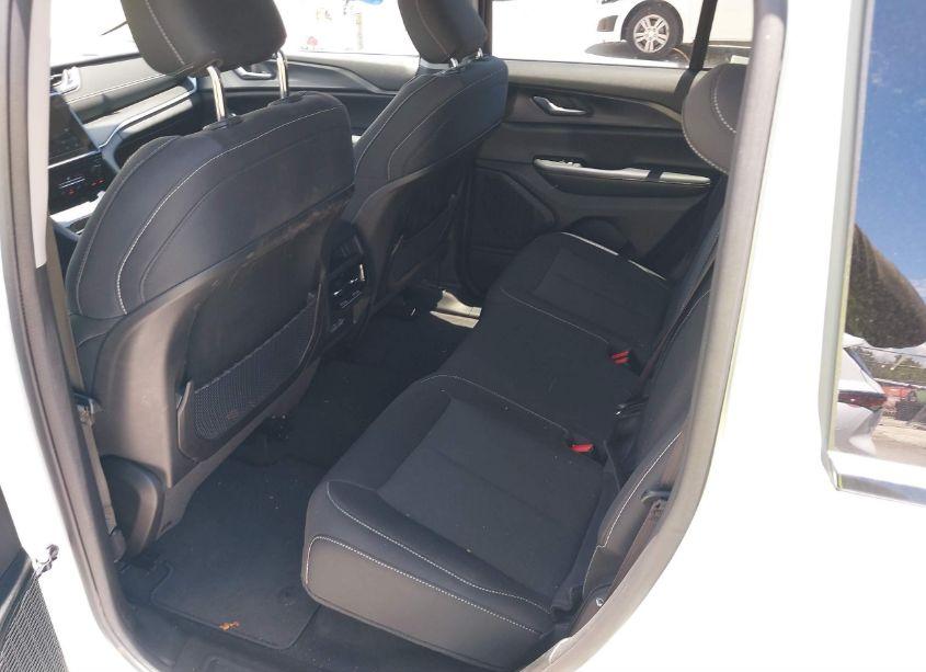 Photo 8 of 2023 Jeep Grand CHEROKEE LAREDO 4X4 (VIN 1C4RJHAG6PC593144)