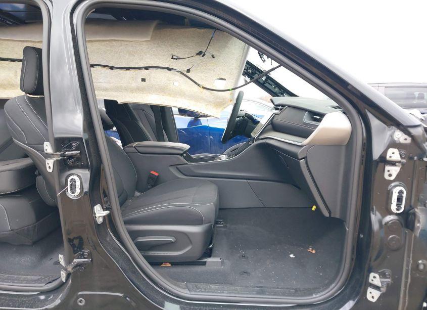 Photo 5 of 2023 Jeep Grand CHEROKEE LAREDO (VIN 1C4RJHAG6PC640639)