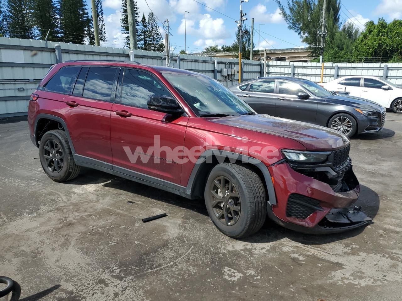 Photo 4 of 2024 JEEP GRAND CHEROKEE LAREDO (VIN 1C4RJHAG6RC180434)