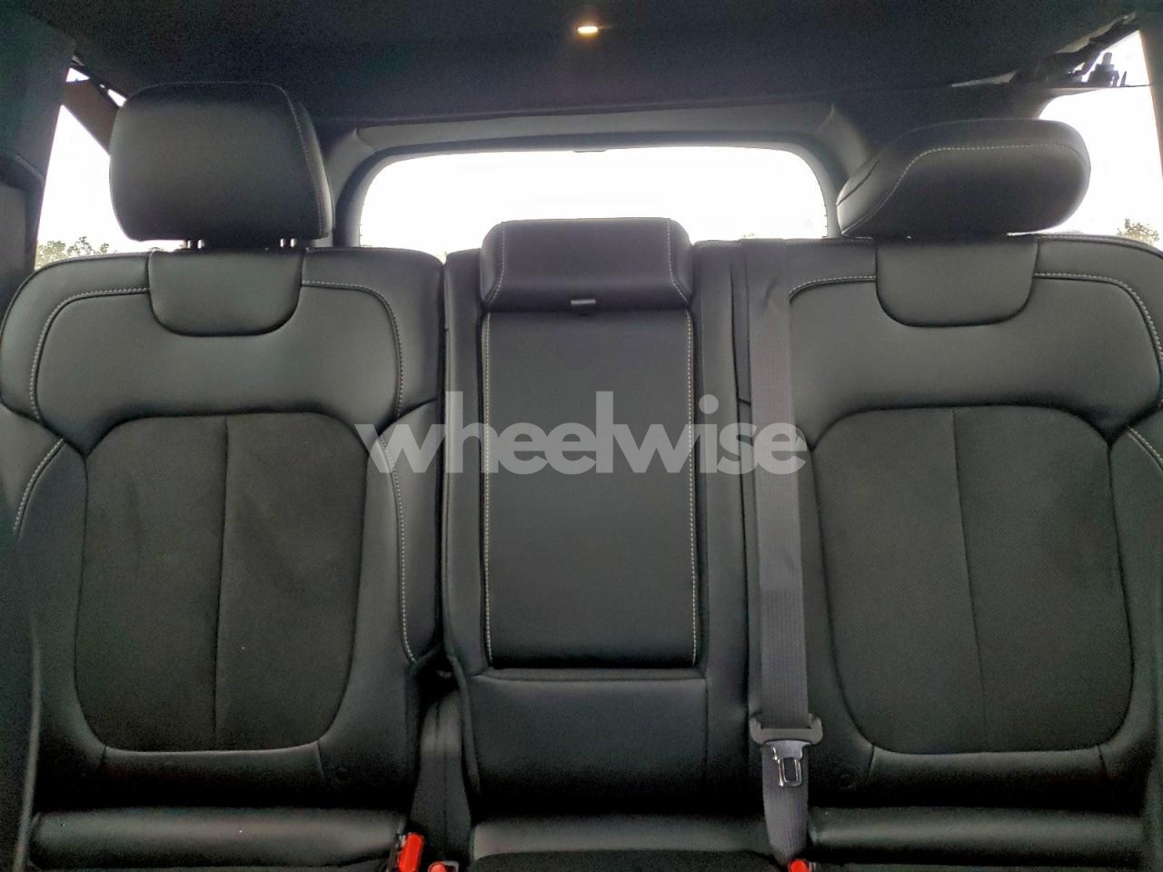 Photo 10 of 2025 JEEP GRAND CHEROKEE LAREDO (VIN 1C4RJHAG7SC264588)