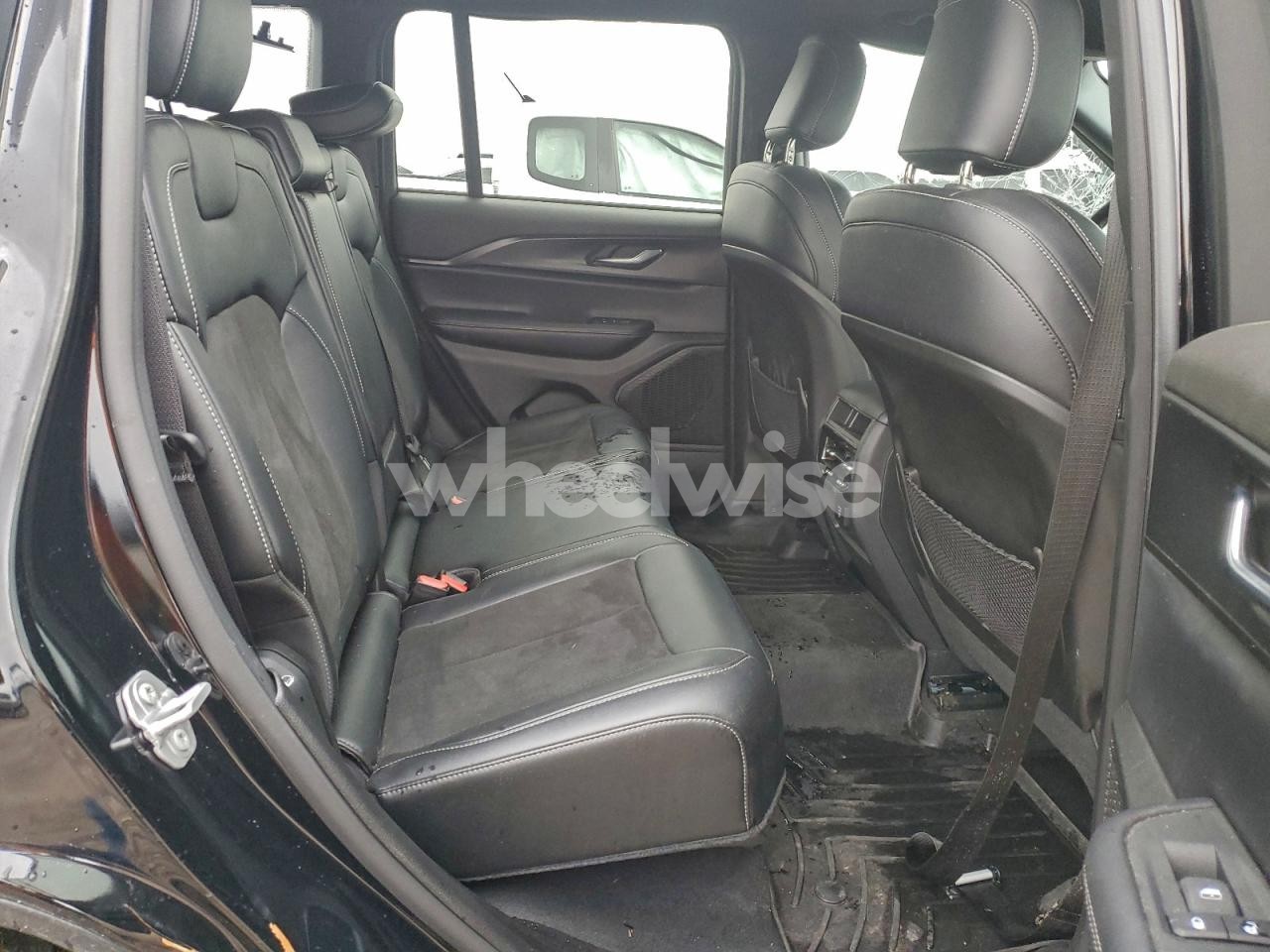 Photo 11 of 2025 JEEP GRAND CHEROKEE LAREDO (VIN 1C4RJHAG7SC264588)