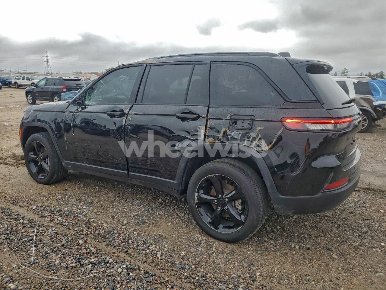 Photo 2 of 2025 JEEP GRAND CHEROKEE LAREDO (VIN 1C4RJHAG7SC264588)
